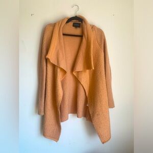 Super cute and comfortable sweater.